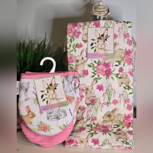 Mint & Ivy Other - Easter Bunny Kitchen Towel and Oven Mitt Set